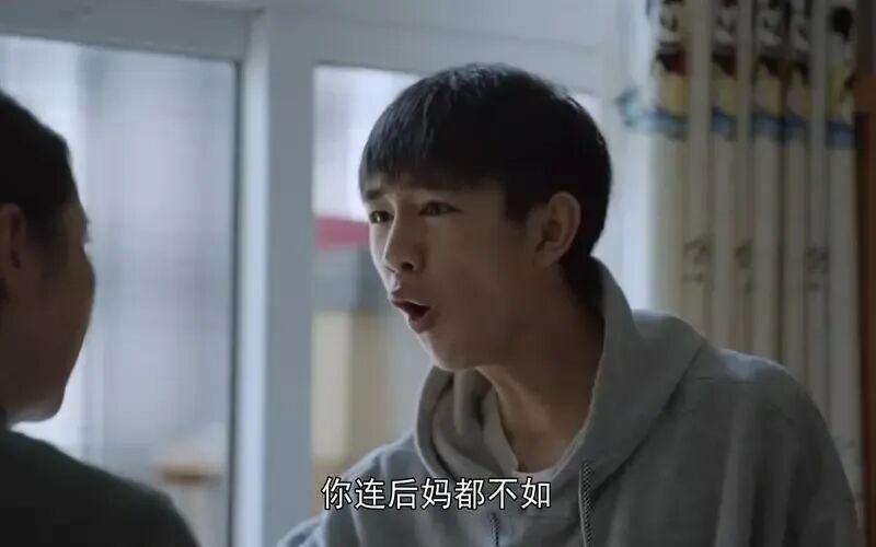 扎克约翰逊领跑慈善精英赛冲冠