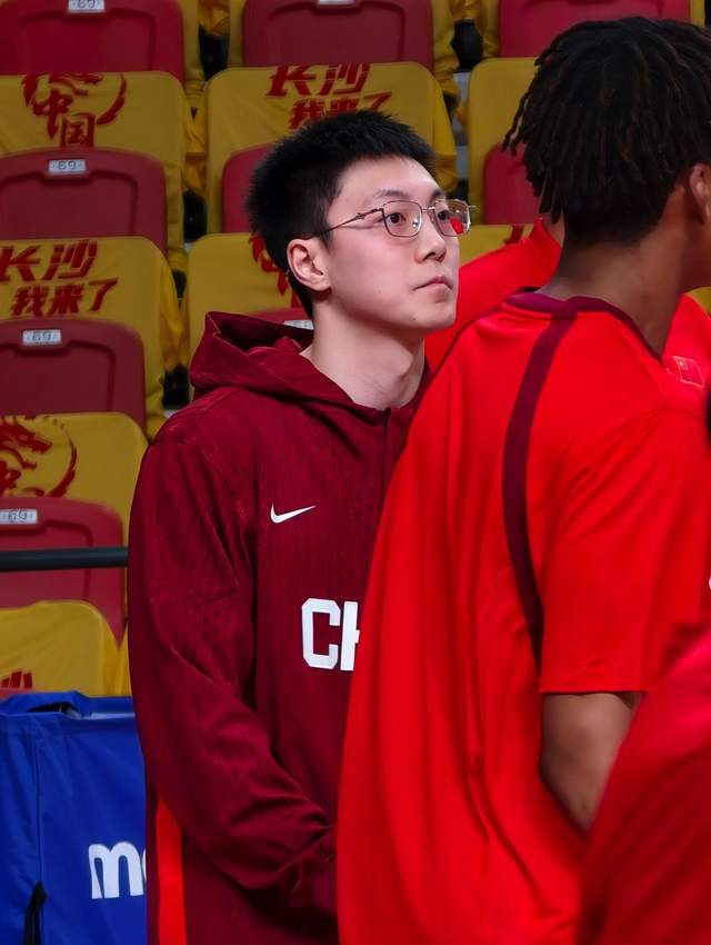 76人播客热议摘热门新秀斯温