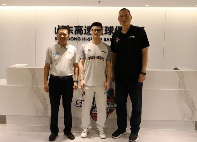 70分!杨瀚森这次,真的有点裂开了!第五中锋!